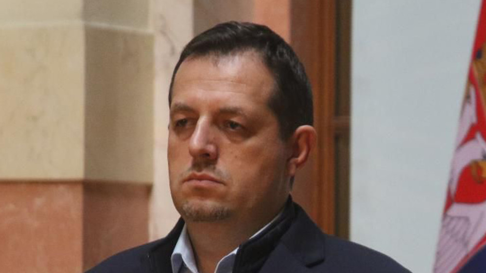 Poslanik DJB: Posle pravnog nasilja sa izborima, u Srbiji sve moguće, pa i proglašenje carevine 1