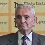 Tragedija je da se prodajom Komercijalne banke spasava Er Srbija 8