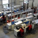 Sindikalci za obustavu rada u fabrikama, ekonomisti protiv 13