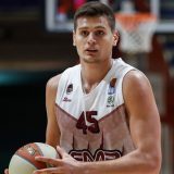 Stefan Đorđević: Vežbanje na košu u dvorištu 11