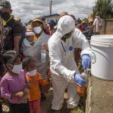 Vlast Madagaskara daje deci neisproban napitak protiv korona virusa 7