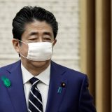 Abe apeluje na Japance da više poštuju mere da se zdravstveni sistem ne bi urušio 1