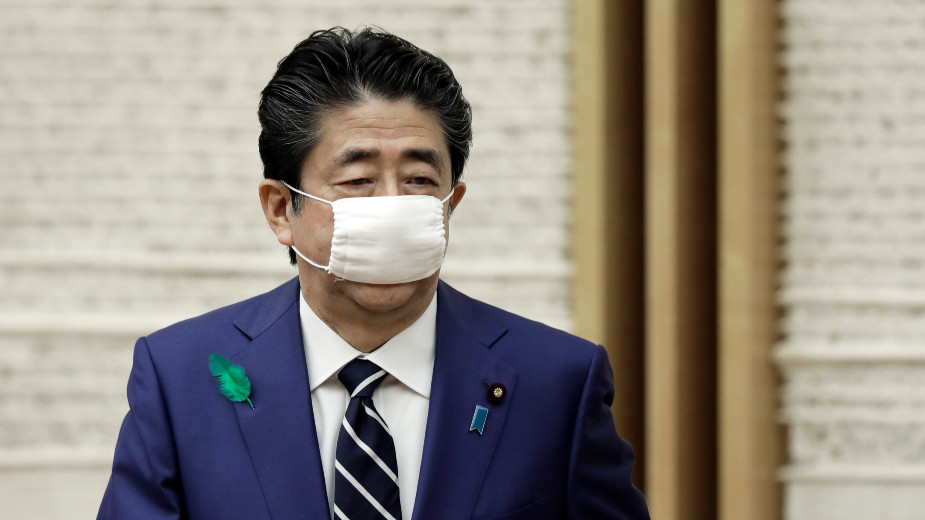 Abe apeluje na Japance da više poštuju mere da se zdravstveni sistem ne bi urušio 1