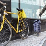 Akcija za pomoć ljudima bez doma: Beskućnici prodaju Danas (VIDEO) 8