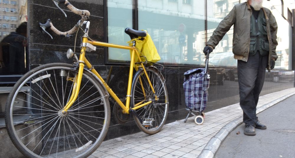 Akcija za pomoć ljudima bez doma: Beskućnici prodaju Danas (VIDEO) 1