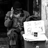 Šta rade beskućnici za vreme policijskog časa? 10