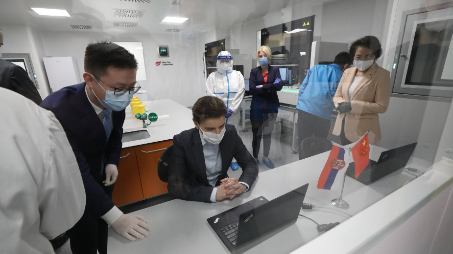 Brnabić: Duplo veći broj testiranja uz laboratorije "Vatreno oko" 2 Brnabić: Duplo veći broj testiranja uz laboratorije "Vatreno oko" 2