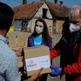 Romskim porodicama u Velikom Polju podeljeni higijenski paketi 9