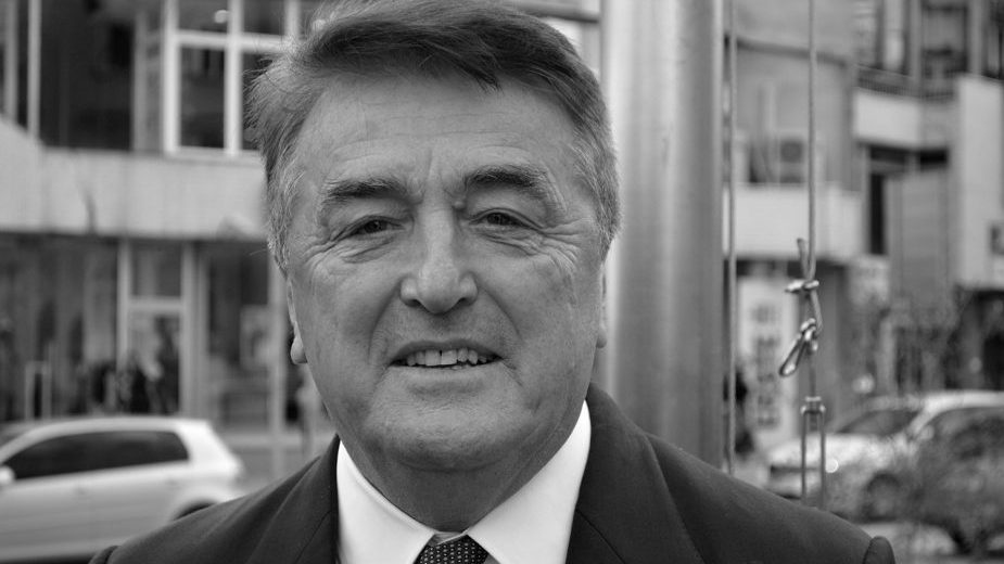 Zastava na stadionu Atletika na pola koplja zbog smrti Antića 1