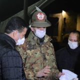 Suret gradonačelnika severne i južne Mitrovice na mostu na Ibru 1