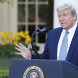 Tramp dao guvernerima plan u tri faze za ponovno pokretanje privrede i društva SAD 15