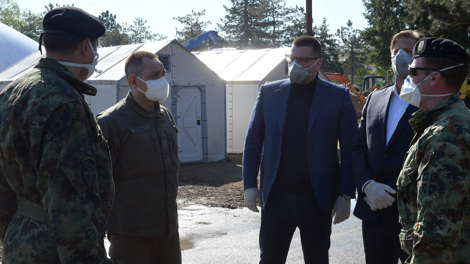 Vulin: Za sve migrante važi 24-časovni karantin sve dok ne prođe kriza 1