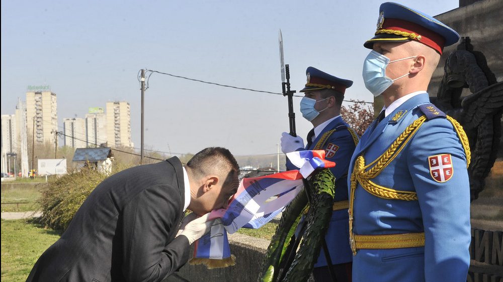 Vulin i Vesić položili vence na Spomenik pilotima braniocima Beograda 2