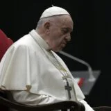 Papa upozorava na povećani rizik od nasilja u porodici 10