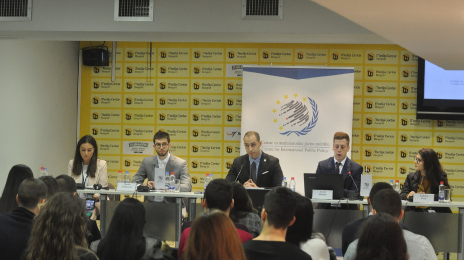 Čak 86 odsto građana Srbije se ne boji korona virusa, ali su oprezni 1