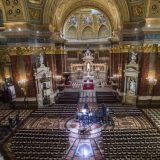 Umesto u crkvama, hrišćani širom sveta proslavili Uskrs u domovima 2