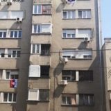 Ne davimo Beograd: Aktivisti SNS dele građanima zastave usred policijskog časa 13