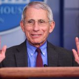 Vodeći infektolog SAD pred otkazom zbog izjave o virusu? 11