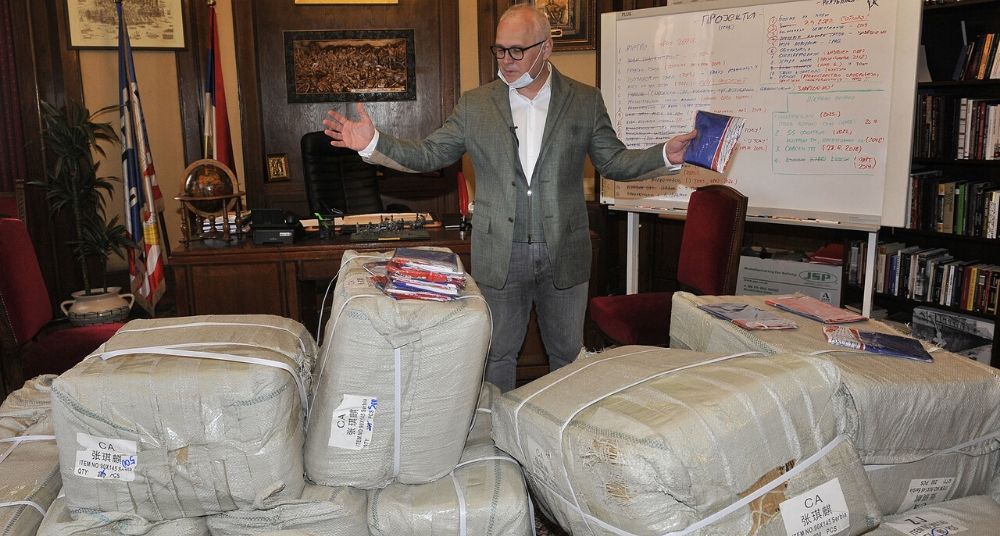 Vesić: Podela novih 10.000 zastava Beograđanima 1