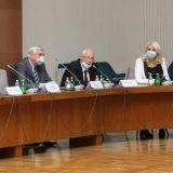 Šta stoji iza napada poslanika SNS na Krizni štab i Vučićevog izvinjenja 5