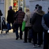 Uskoro uredba o obaveznom nošenju maski i rukavica na radnom mestu 14