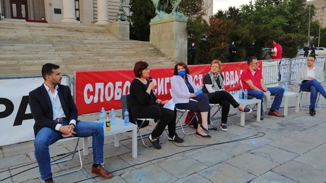 Tribina ispred Skupštine: Bojkot je pobuna protiv nasilja nad istinom (VIDEO) 1
