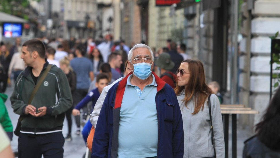 Korona virus i lečenja: Šta je ozoniranje krvi i da li je opasno, objašnjavaju lekari 3 Srbija
