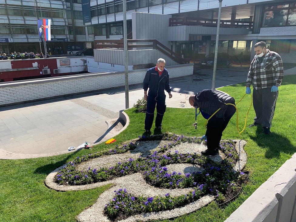 Korona virus: U Srbiji počelo prijavljivanje za 100 evra pomoći, Rusija i Amerika rame uz rame po broju novozaraženih 4 pripreme