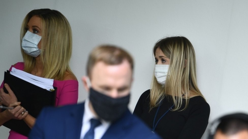 Korona virus: Vuhan ponovo u centru pažnje, maske obavezne širom sveta, u Americi više od 80 hiljada mrtvih 1 White House staff members wearing masks, 11 May 2020