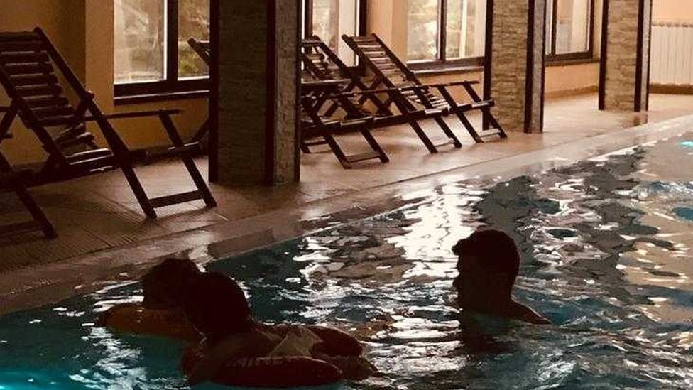 Korona virus, putovanja i hoteli: Kako su izgledala prva putovanja avionom i šta vas čeka ubuduće 3 bazen u hotelu