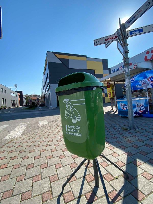 Korona virus: Kako u Banjaluci rešavaju problem odlaganja maski i rukavica 3 kanta