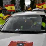 Džonson brani Kamingsa 8