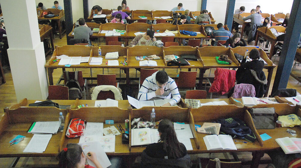 Oko tri četvrtine studenata smatra da je epidemija snizila kvalitet obrazovanja u Srbiji 1