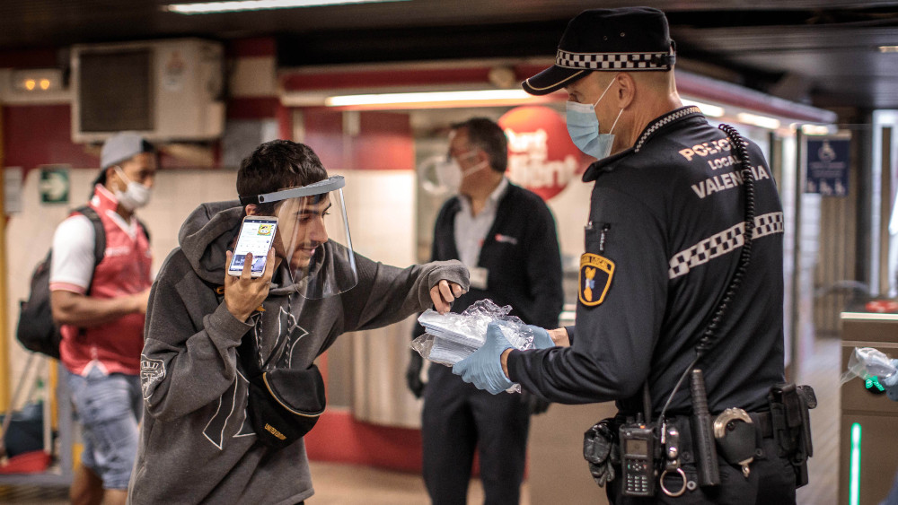 Španija ukinula vanredno stanje, otvaraju se granice 1