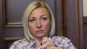 Ministarka Tatjana Macura objavila je danas da je udruženje “Osnažene” dostavilo pogrešne podatke Beogradskoj akademiji poslovnih i umetničkih studija, na osnovu kojih je dobilo informaciju da ona navodno nije diplomirala na toj visokoškolskoj ustanovi.