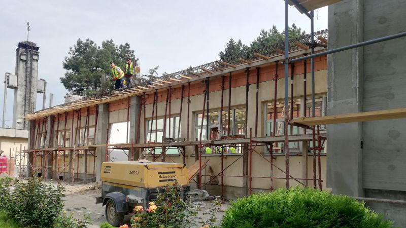 Počela kompletna rekonstrukcija škole u Majuru 1