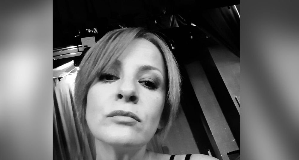 Nedostaje mi širok osmeh kada se podigne pozorišna zavesa 1