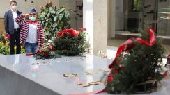 Kuću cveća danas posetio mnogo manji broj ljudi nego prethodnih godina (FOTO) 7