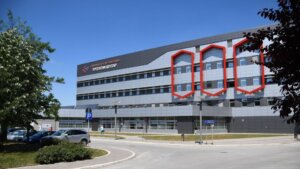 Univerzitetski klinički centar Vojvodine uveo je privremenu zabranu posete pacijentima, prenosi 021.rs.