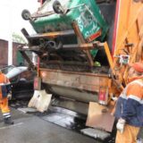 "Ćistoća" potvrdila pisanje Danasa: Radnika priklještila vrata kamiona, preminuo nakon operacije u KCV 7