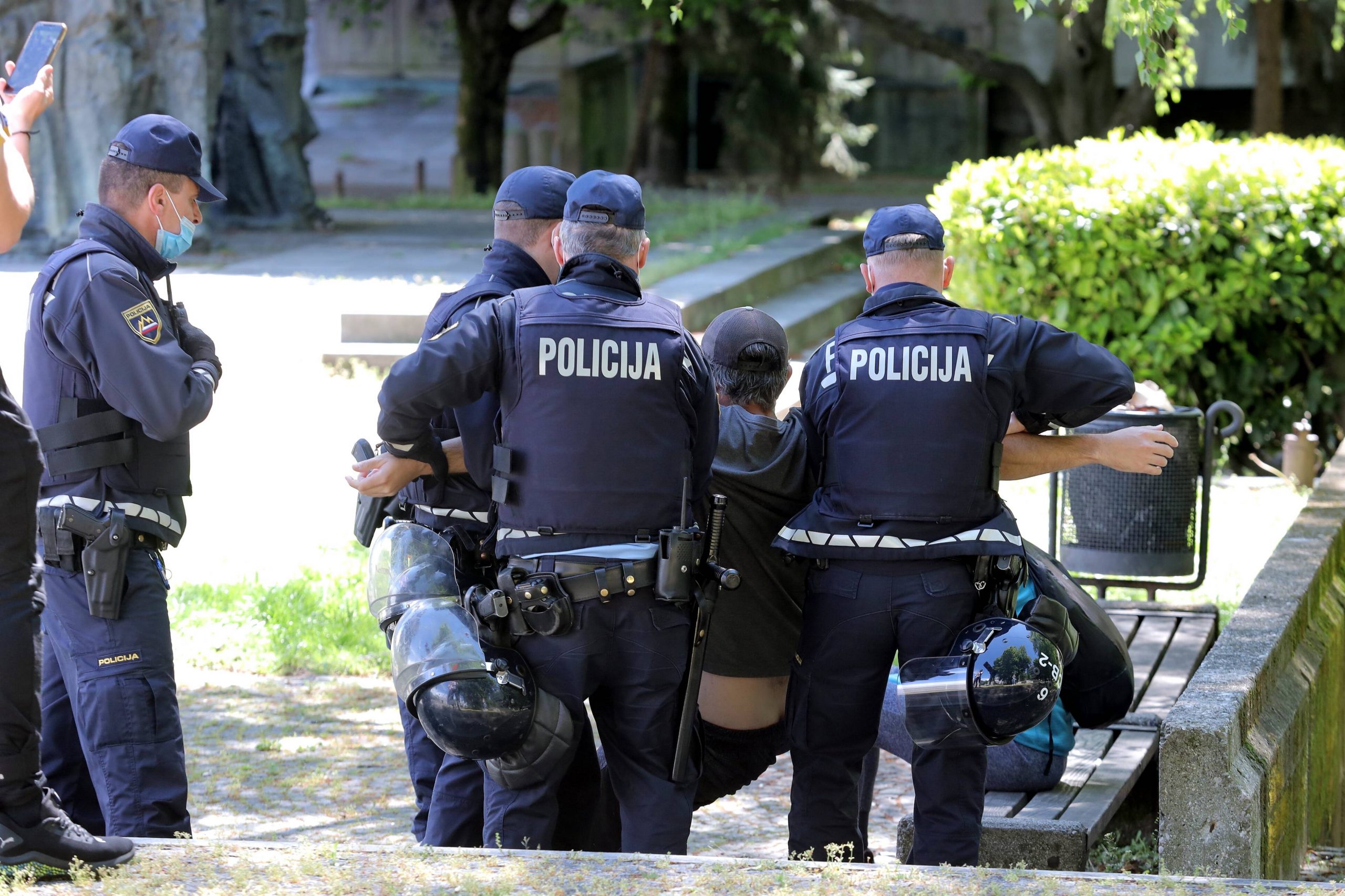 Više hiljada ljudi na demonstracijama u Ljubljani protiv vlade 1