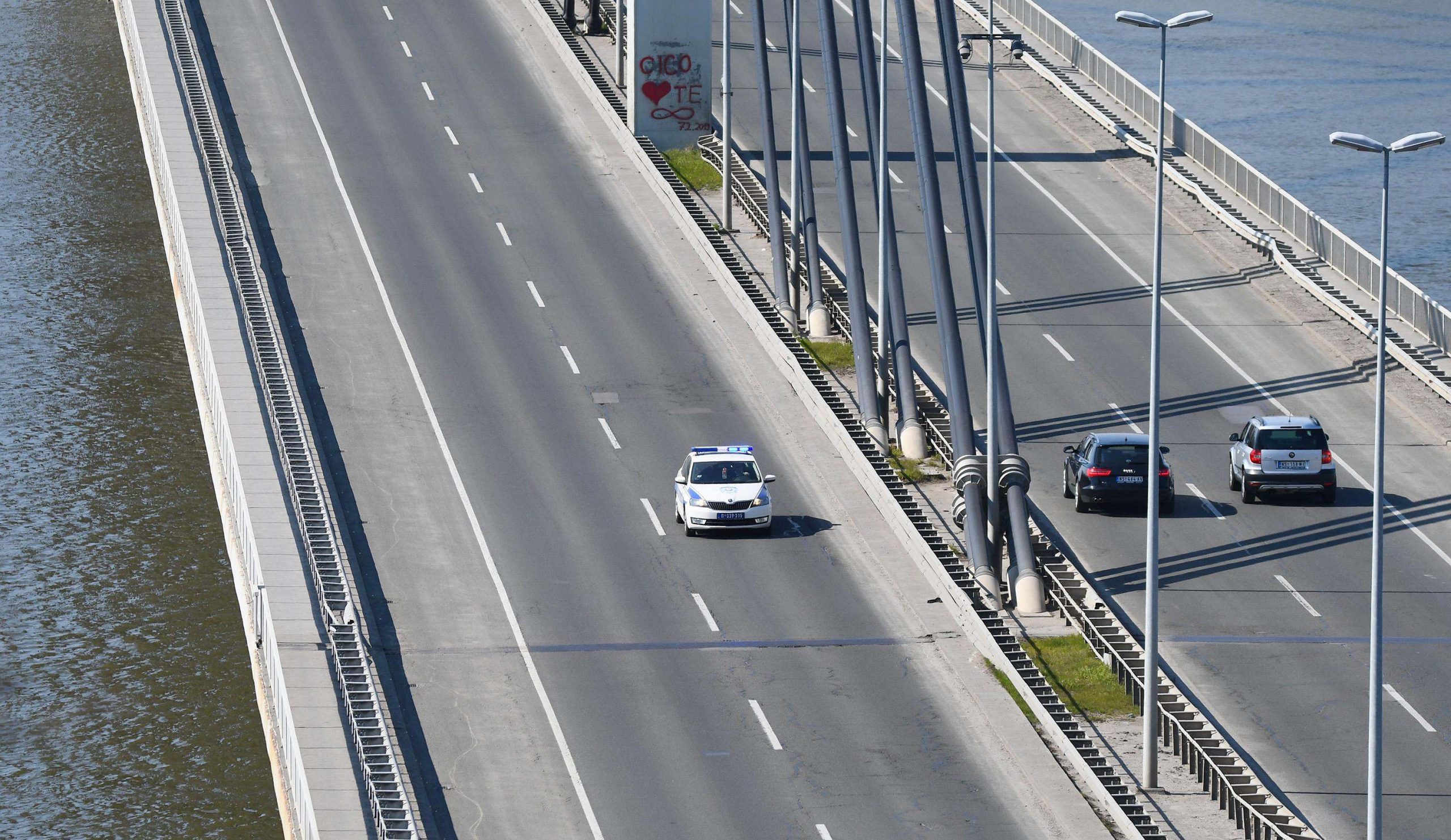 AMSS: Opreznija vožnja zbog pojačanog saobraćaja i mokrih kolovoza 1