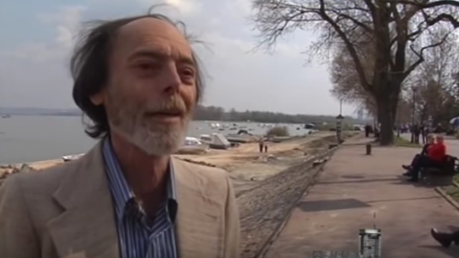 Spomen-klupa Branku Najholdu na Zemunskom keju 1