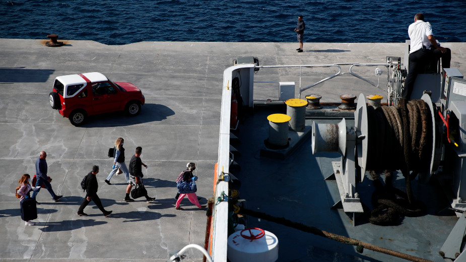 Grčki lekari uoči letnje sezone testiraju stanovništvo na Kikladima na korona virus 1