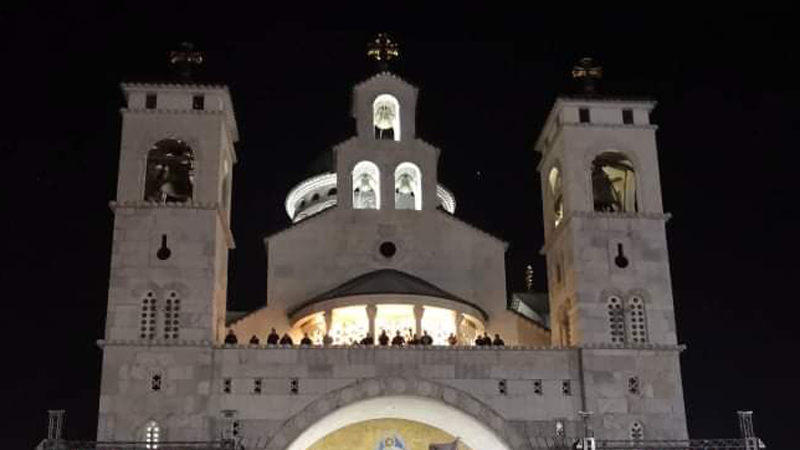 Građani nekoliko crnogorskih gradova traže da se Joanikije i sveštenici puste na slobodu 1