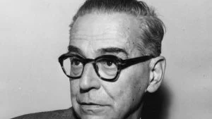 Izložba "Andrić: priča ostaje", priređena povodom 50 godina od smrti nobelovca Ive Andrića, otvorena je danas u Galeriji Atrijum Biblioteke grada Beograda, a autor Marijan Marinković pokušao je da serijom tekstualnih fragmenata, skicira piščevu ličnost, njegova životna i stvaralačka načela.