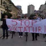 Protestna vožnja biciklom "Stop diktaturi" u Novom Sadu 2