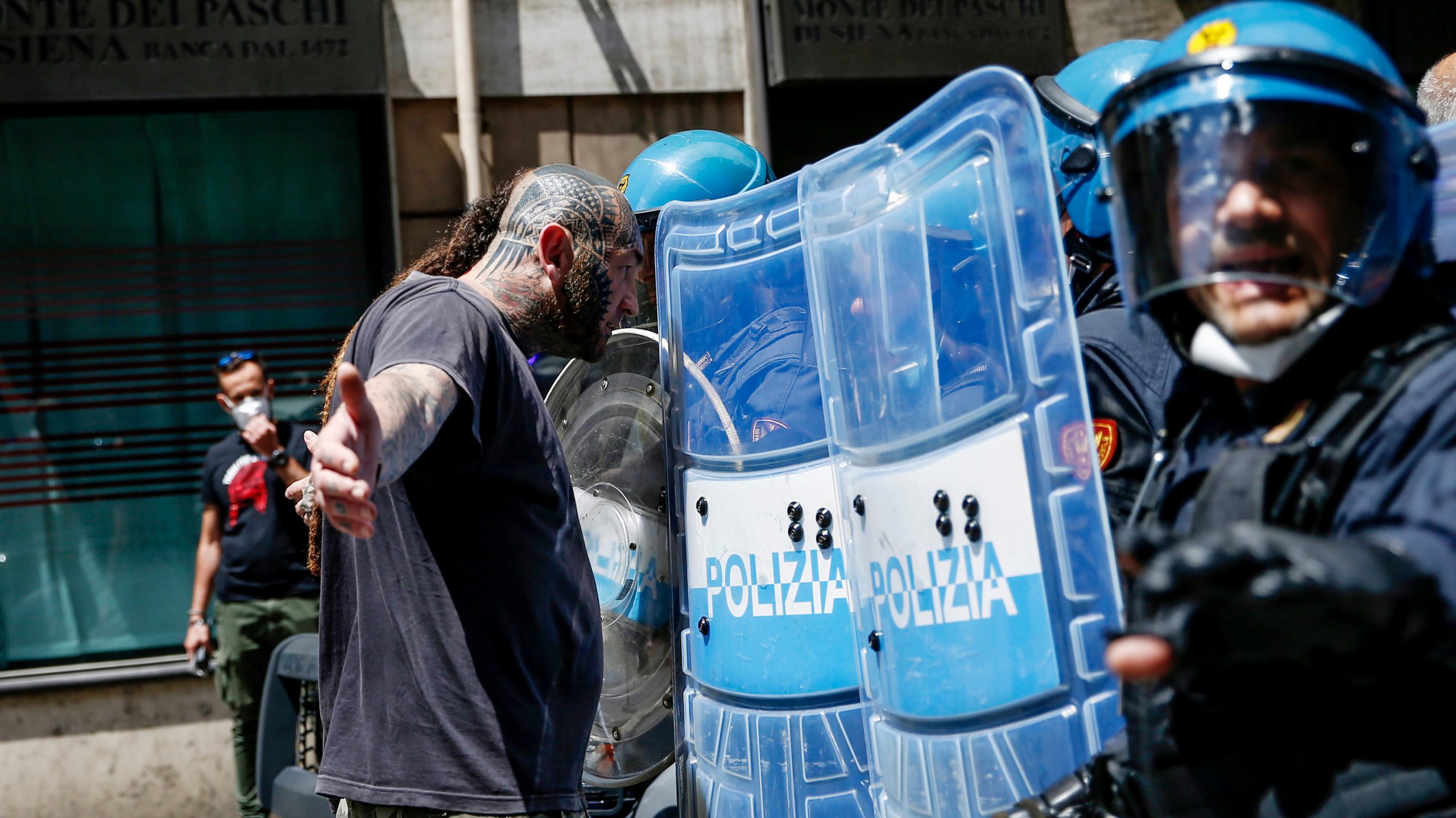 U Rimu protest protiv italijanske vlade 1