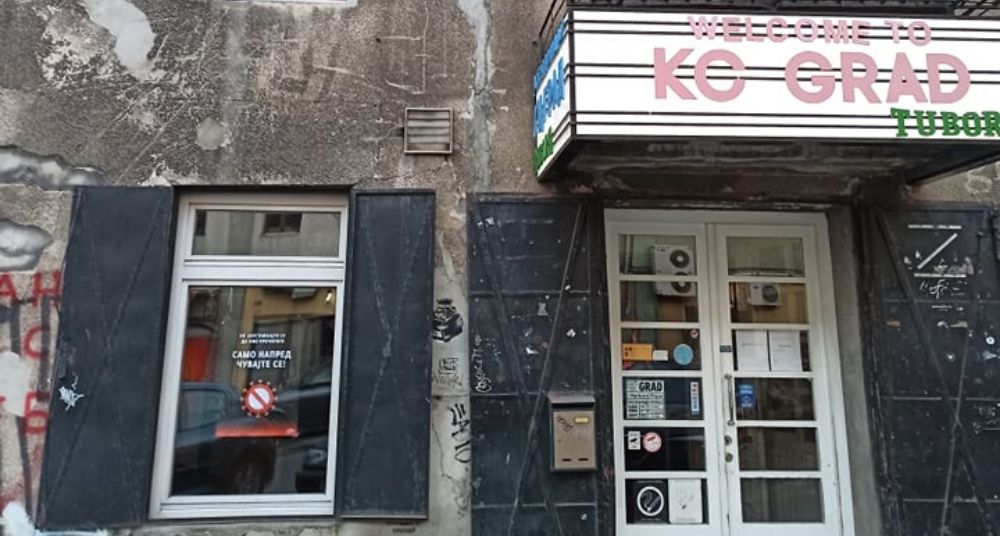 Plakati Mirka Ilića upozoravaju Beograđane na opasnost od pandemije covid-19 3 Plakati Mirka Ilića upozoravaju Beograđane na opasnost od pandemije covid-19 3