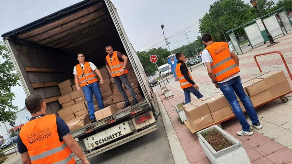 Podela 4.000 paketa u Kostolcu 1